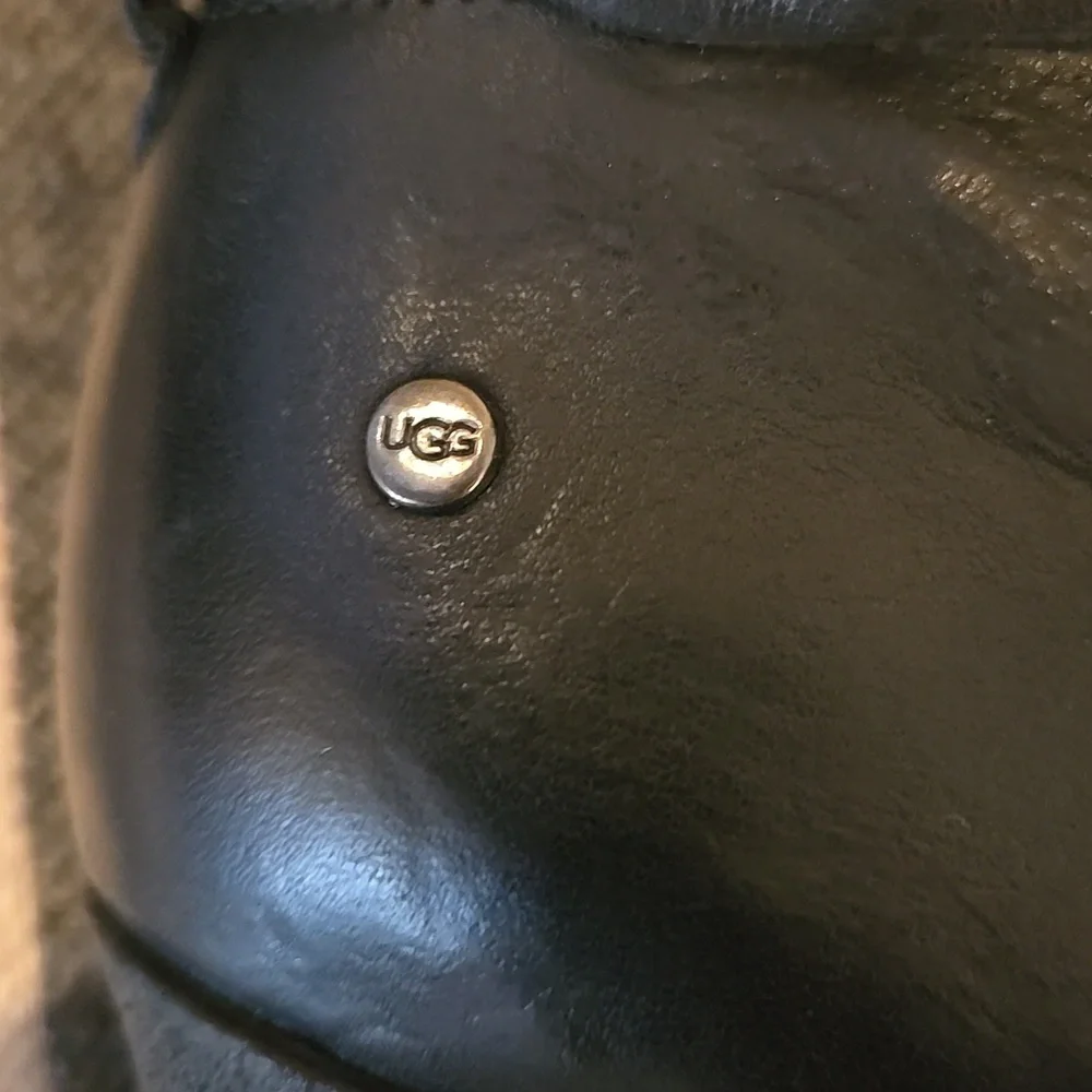 UGG Black Ankle Booties W Straps Sz 5.5 - Picture 4 of 8